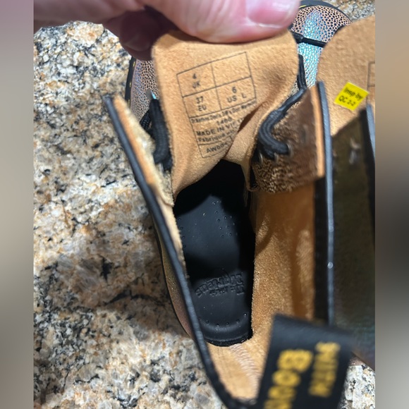 Dr. Martens Women's 1460 Sand Rainbow Ray Boots Ladies Size 6 BRAND NEW IN BOX - Picture 10 of 14